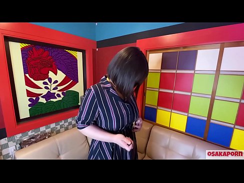 ❤️ Cutie Japanese pẹlu awọn omu nla ṣe baraenisere pẹlu awọn nkan isere ibalopọ ati pe o ni orgasm kan. O sọrọ ninu ifọrọwanilẹnuwo kan nipa iriri onibaje rẹ. Awọn ori omu nla ati obo ti o ni irun ti n kerora. Osaka onihoho ❌ Ibalopo